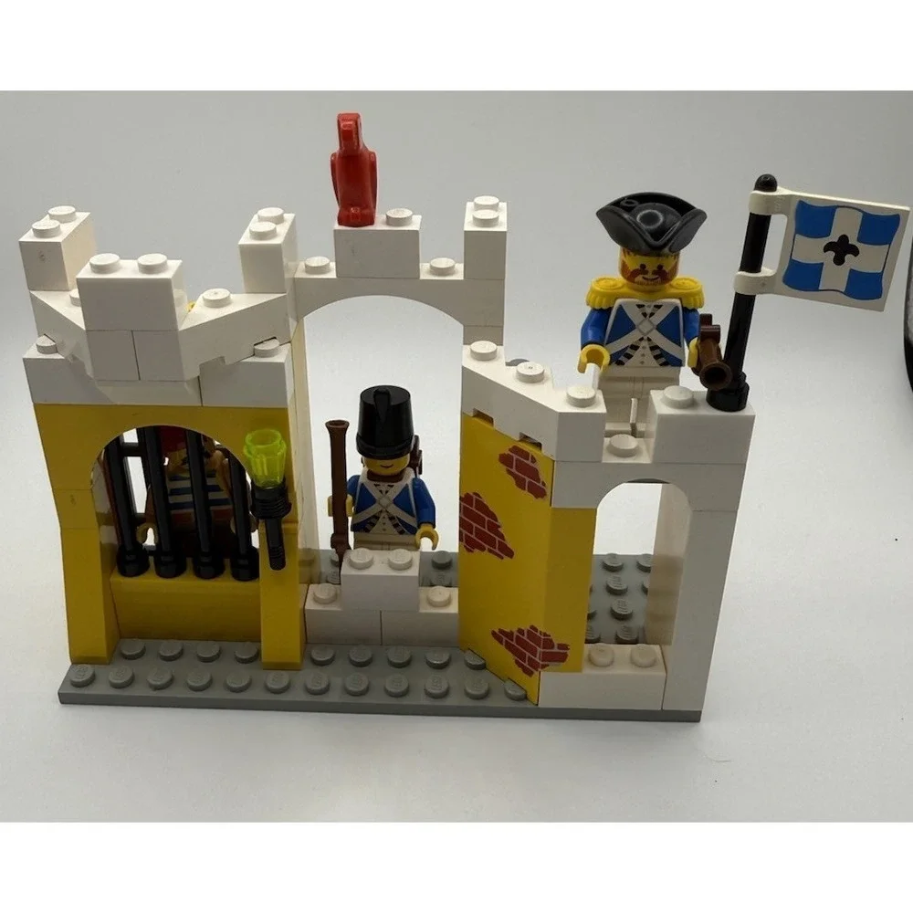 LEGO Pirates 6259 Broadside Brig 6245 Harbor Sentry 98% Missing 2‎ Pieces READ
